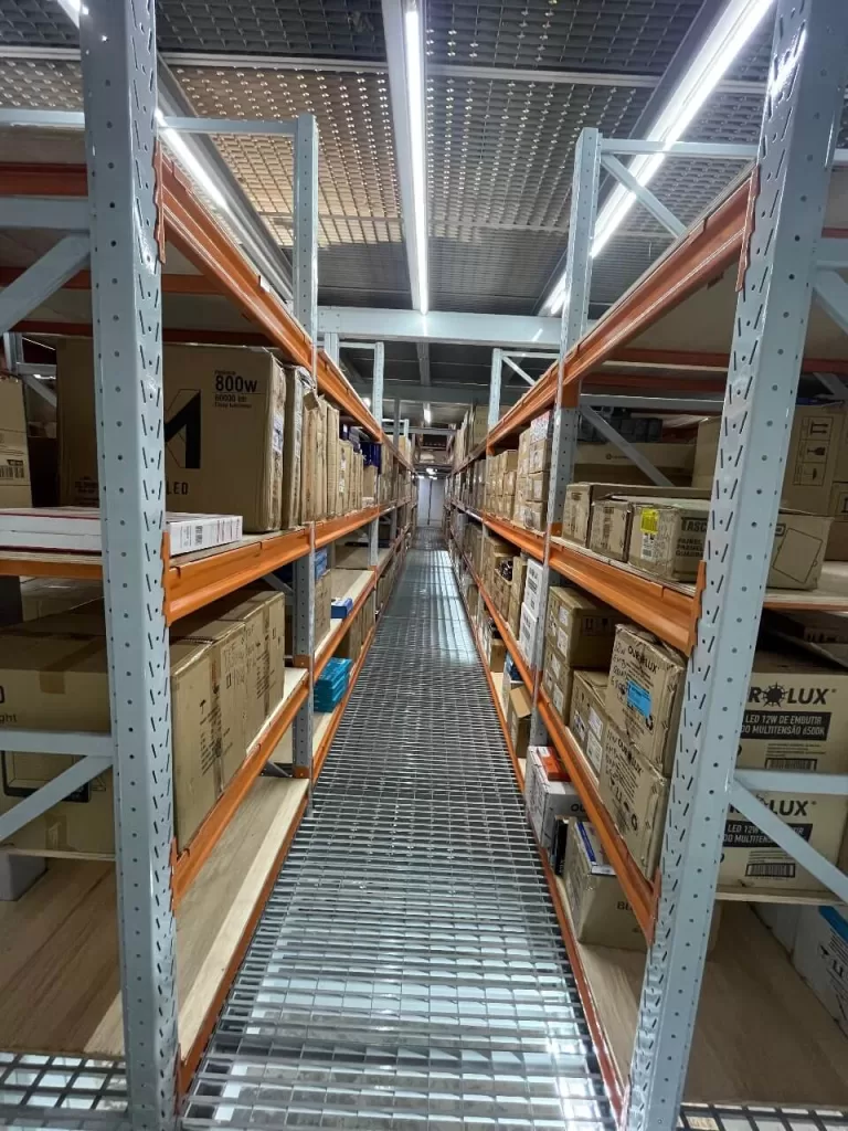 Mini porta pallets com piso integrado (2)