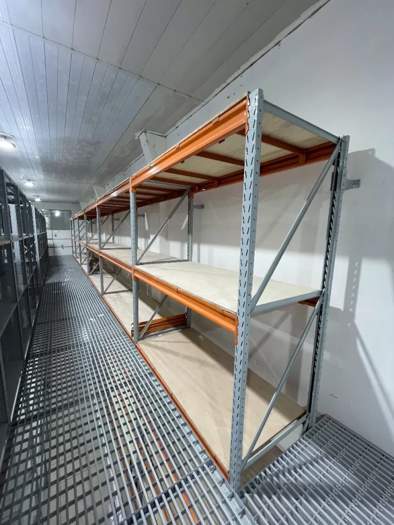 Mini porta pallets com piso integrado (9)